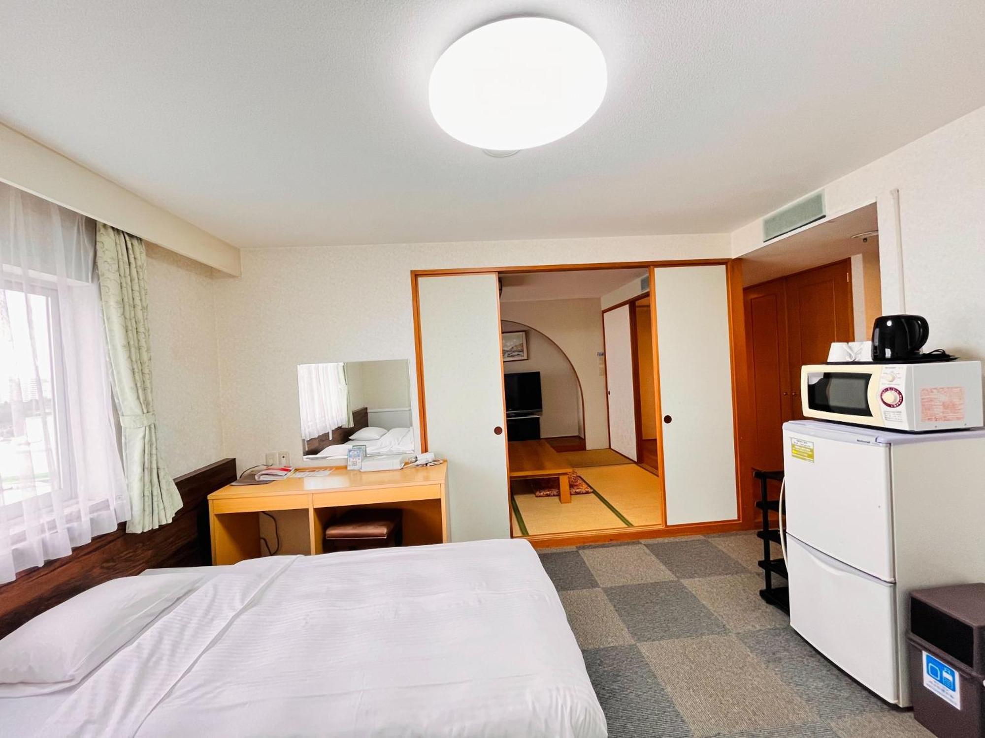 ホテルオロックス HotelOrox 那覇市 エクステリア 写真